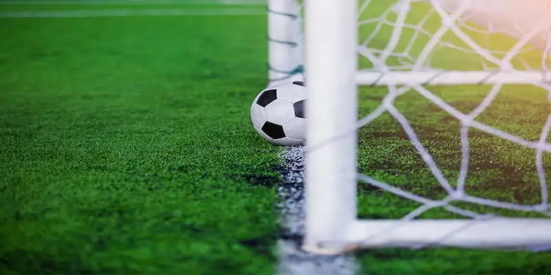 Công Nghệ Goal Line - Phân Loại Và Cơ Chế Hoạt Động 2 Công nghệ Goal Line hỗ trợ trọng tài trong việc xác định bàn thắng